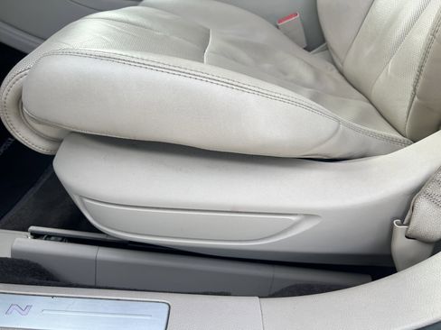 Used 2018 Lincoln Continental Select image 13