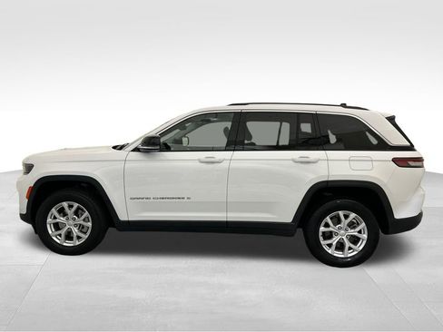 Used 2023 Jeep Grand Cherokee Limited AWD/4WD image 2