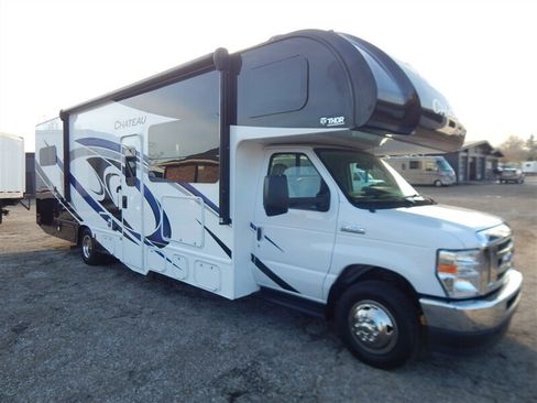 Used 2022 Ford E-450 and Econoline 450 Super Duty w/ Motorhome Prep Package image 5