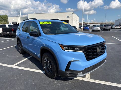 Used 2024 Honda Pilot TrailSport image 8