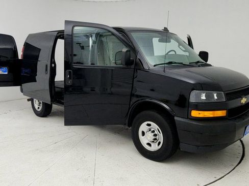 Used 2021 Chevrolet Express 2500 w/ Driver Convenience Package RWD image 10