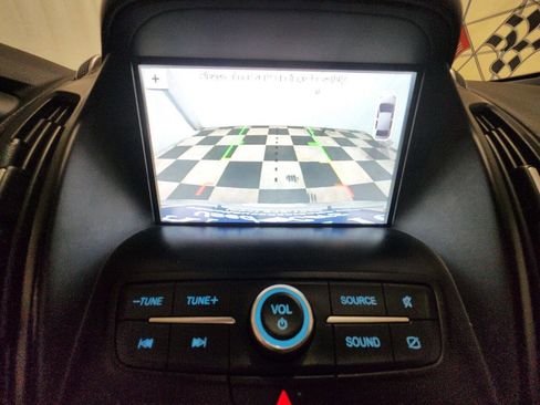 Used 2019 Ford Escape SEL image 34