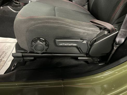 Used 2021 Jeep Wrangler Rubicon image 12