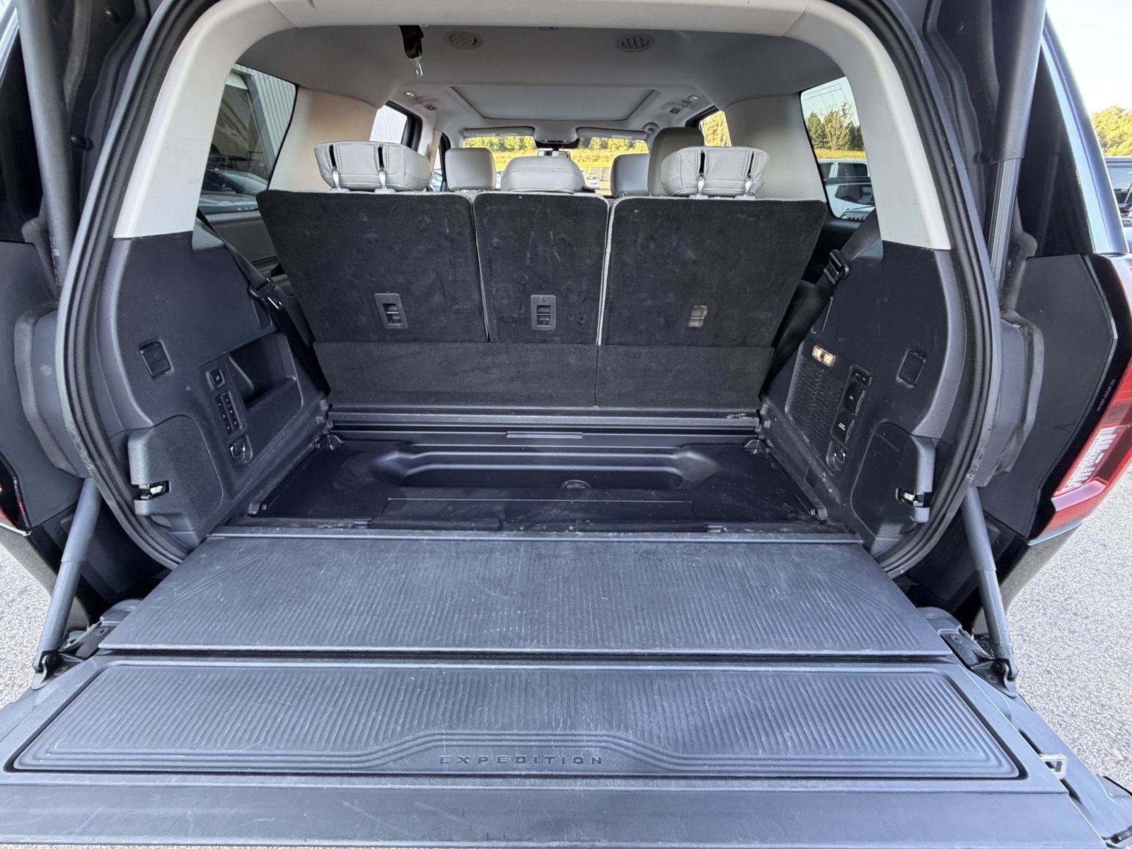 Used 2025 Ford Expedition Active AWD/4WD image 23