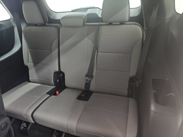 Used 2026 Chevrolet Traverse LT w/ Driver Confidence Package FWD image 4