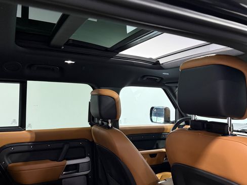 Used 2023 Land Rover Defender 130 SE AWD/4WD image 51