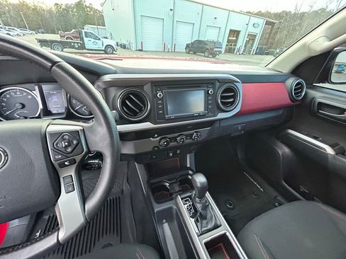 Used 2019 Toyota Tacoma 2WD Double Cab image 27