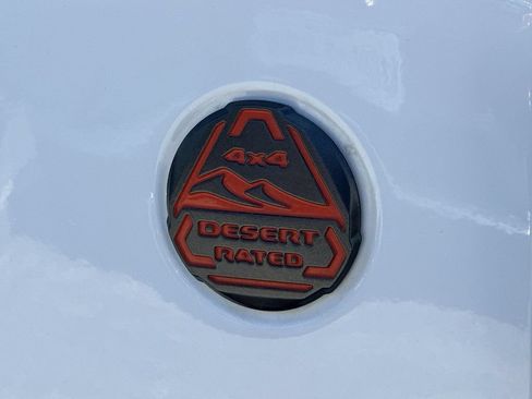 Used 2023 Jeep Gladiator Mojave AWD/4WD image 46