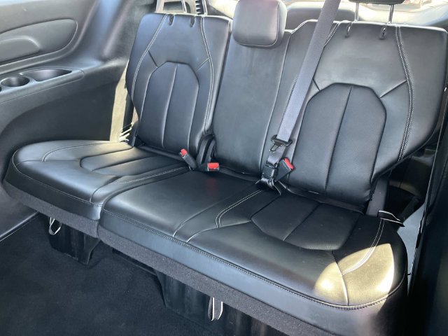 Certified 2026 Chrysler Pacifica Select FWD image 19