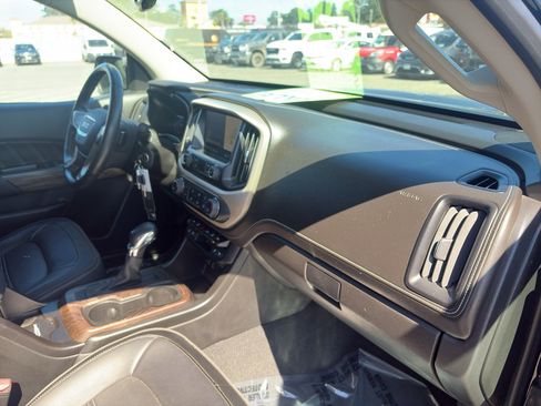 Used 2022 GMC Canyon Denali w/ Denali Black Edition Package image 24