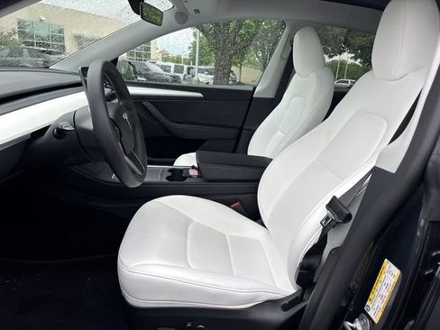 Used 2024 Tesla Model Y Long Range AWD/4WD image 6