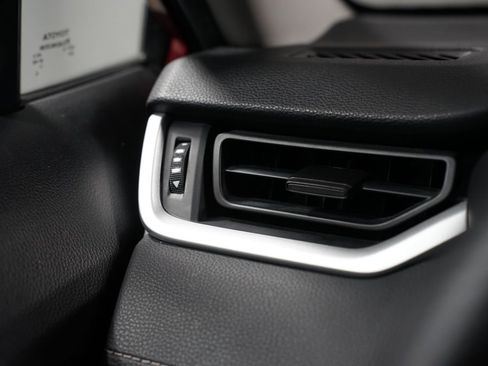 Used 2020 Toyota RAV4 LE image 23