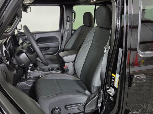 New 2026 Jeep Gladiator Sport AWD/4WD image 11