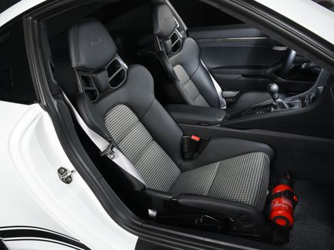 Used 2016 Porsche 911 R RWD image 28