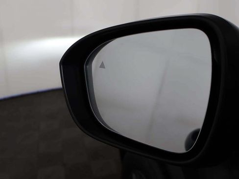 Used 2023 Nissan Rogue S AWD/4WD image 31