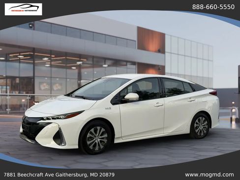 Used 2018 Toyota Prius Prime Plus w/ Carpet Mat Package FWD image 9