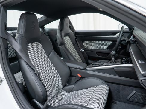Certified 2024 Porsche 911 Carrera S RWD image 38