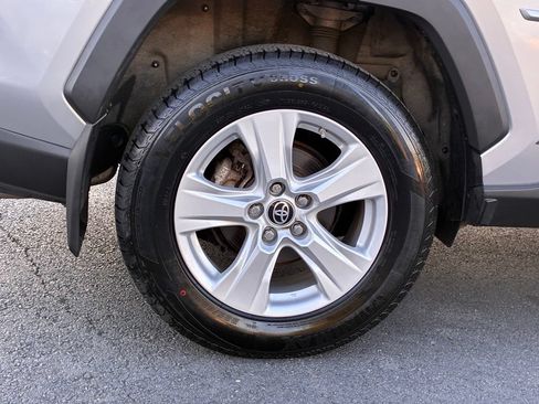 Used 2021 Toyota RAV4 LE AWD/4WD image 49