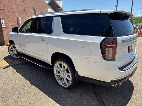 Used 2023 Chevrolet Suburban High Country AWD/4WD image 6