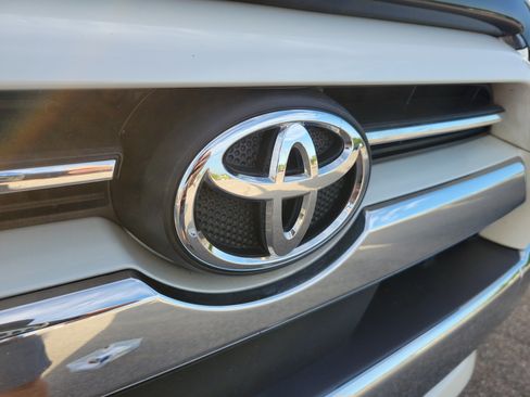 Used 2022 Toyota 4Runner Limited AWD/4WD image 3