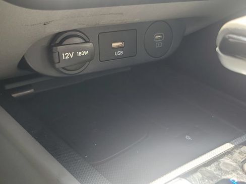 Used 2025 Hyundai Elantra Sport FWD image 28
