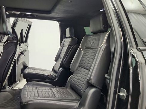 Used 2023 Cadillac Escalade ESV V w/ Heavy-Duty Trailer Package image 35