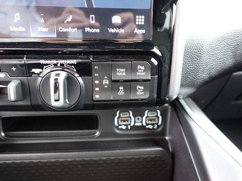 Used 2023 RAM 1500 Big Horn AWD/4WD image 48