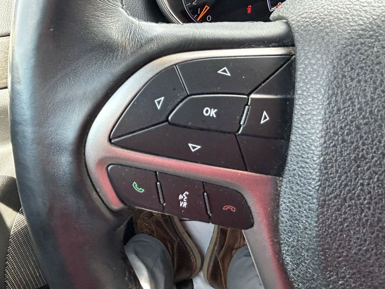 Used 2018 Jeep Grand Cherokee Laredo AWD/4WD image 18