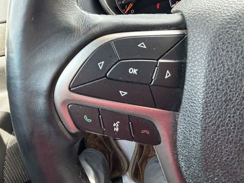 Used 2018 Jeep Grand Cherokee Laredo AWD/4WD image 18