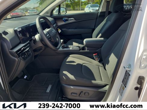 New 2026 Kia Sportage LX w/ LX Convenience Package FWD image 19