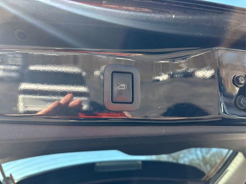 Used 2018 Toyota Highlander XLE w/ Carpet Mat Package (TMS) image 15