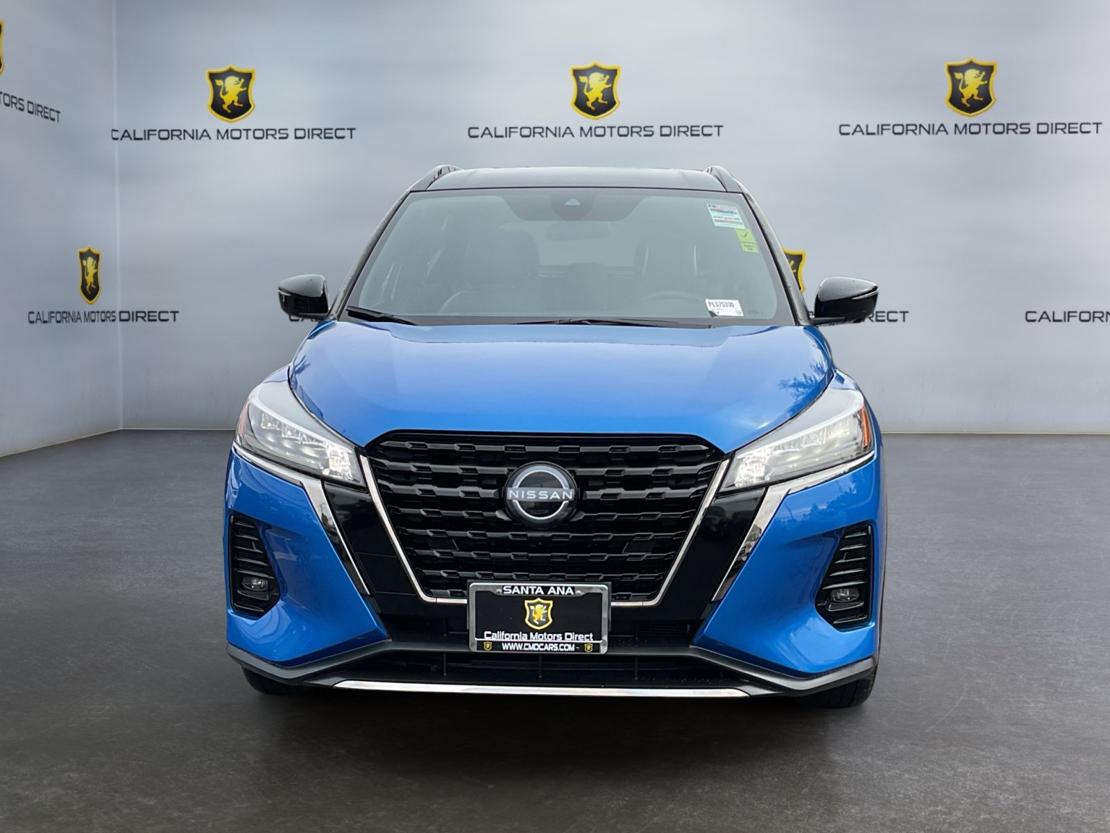 Used 2023 Nissan Kicks SR w/ SR Premium Package FWD image 2