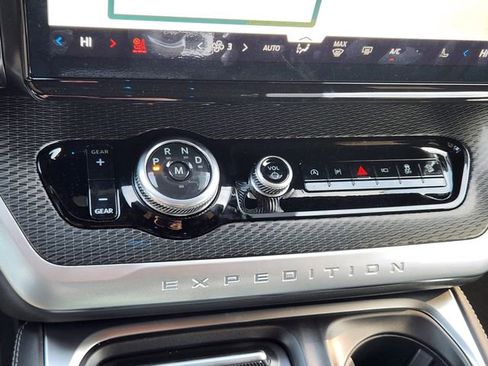 New 2026 Ford Expedition Platinum w/ Stealth Appearance Package image 19