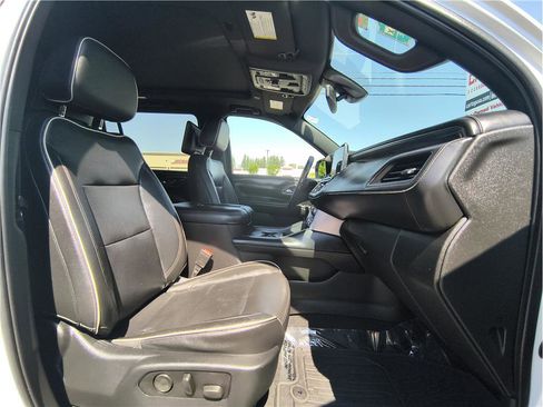 Used 2021 GMC Yukon XL SLT w/ SLT Luxury Plus Package image 14