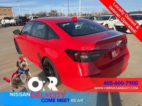 Used 2025 Honda Civic Sport image 3