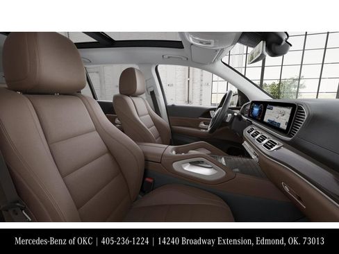 Used 2026 Mercedes-Benz GLS 450 4MATIC image 4