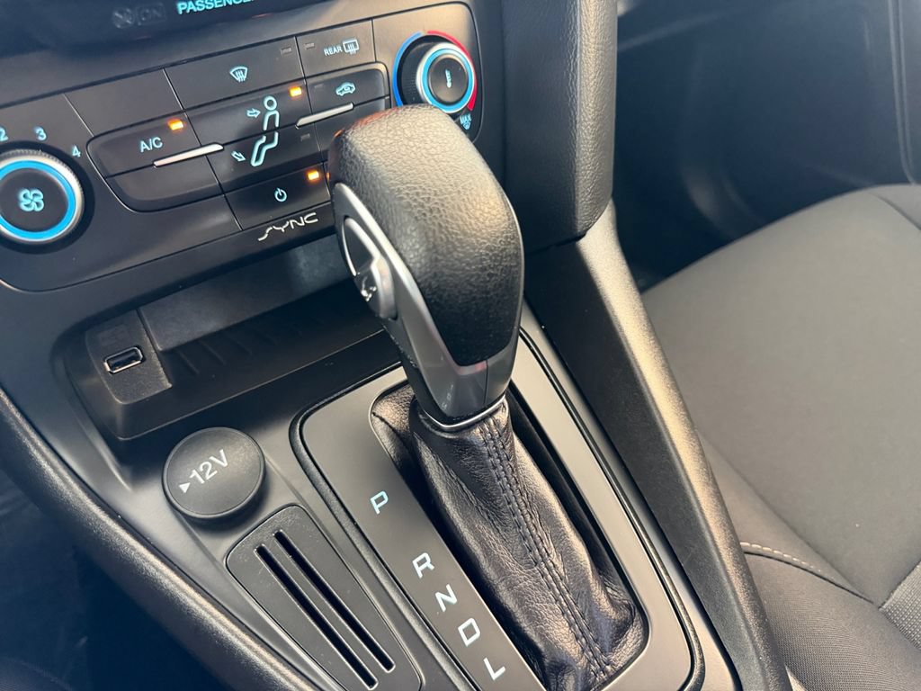 Used 2018 Ford Focus SE FWD image 14