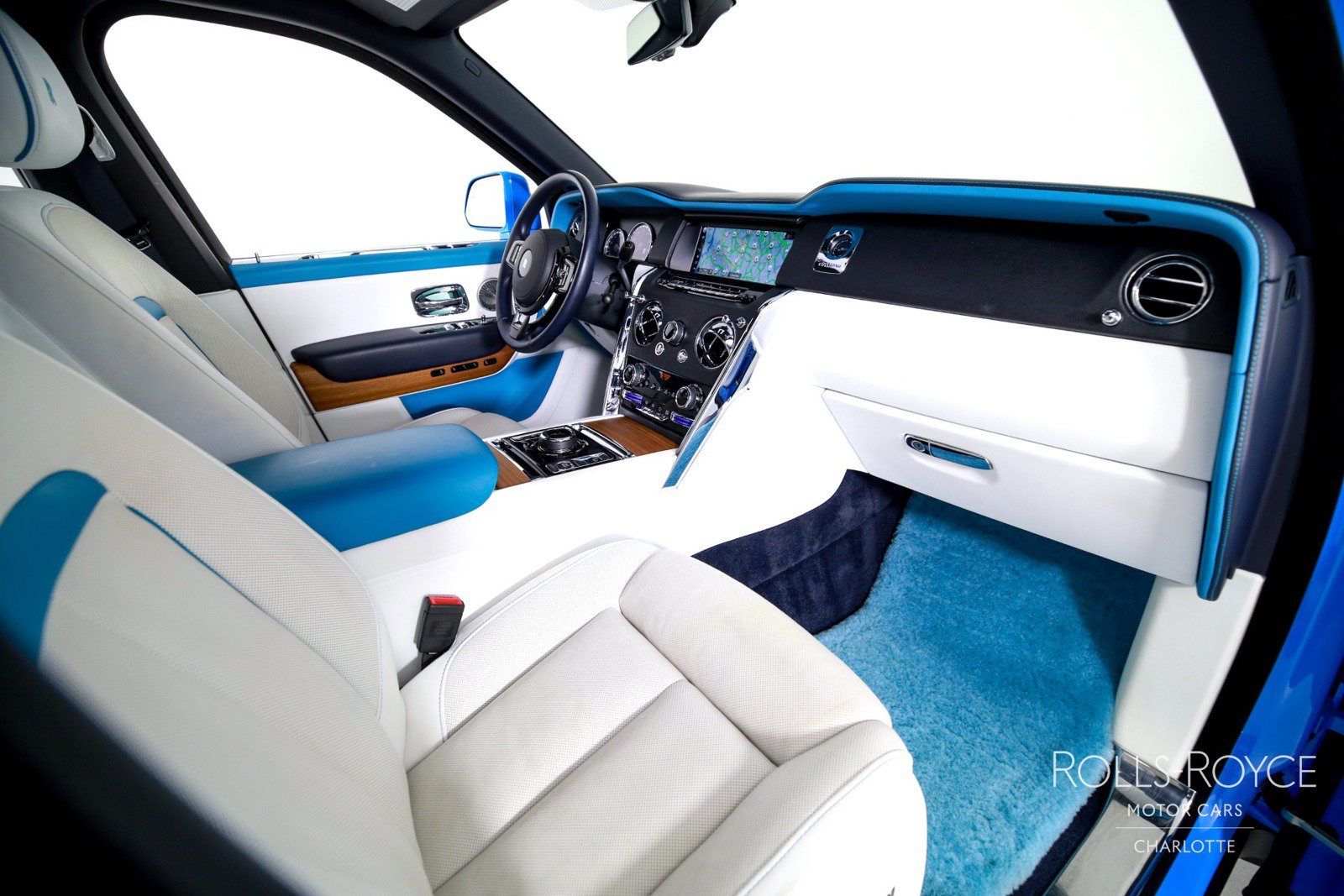 Used 2023 Rolls-Royce Cullinan AWD/4WD image 32