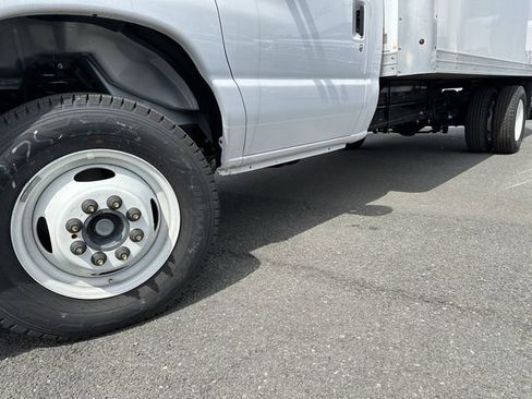 New 2024 Ford E-450 and Econoline 450 Super Duty w/ Power Windows & Locks Group image 12