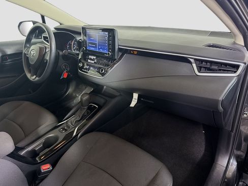 Used 2022 Toyota Corolla LE image 29