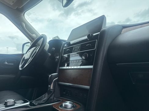 Certified 2024 Nissan Armada SL image 27
