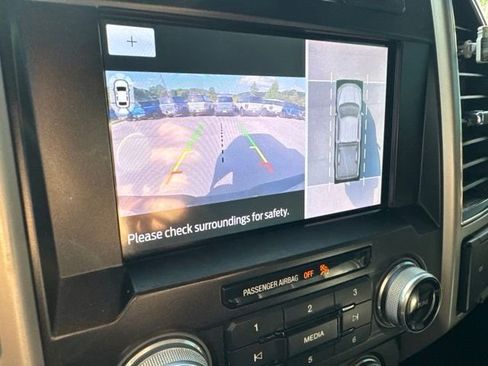 Used 2020 Ford F150 Lariat w/ Equipment Group 502A Luxury AWD/4WD image 20