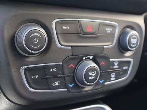 Used 2019 Jeep Compass Latitude AWD/4WD image 20