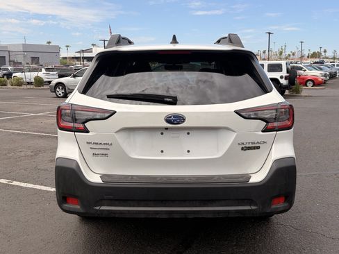 Certified 2025 Subaru Outback Premium AWD/4WD image 4