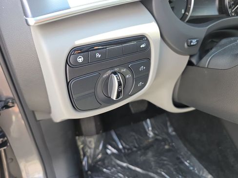 Used 2025 INFINITI QX50 Luxe w/ Accent Package AWD/4WD image 18
