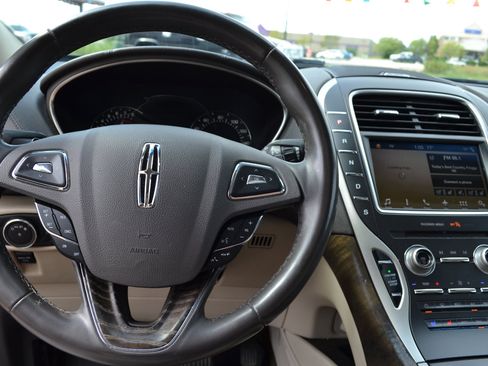 Used 2017 Lincoln MKX Reserve w/ Lincoln MKX Climate Package image 16