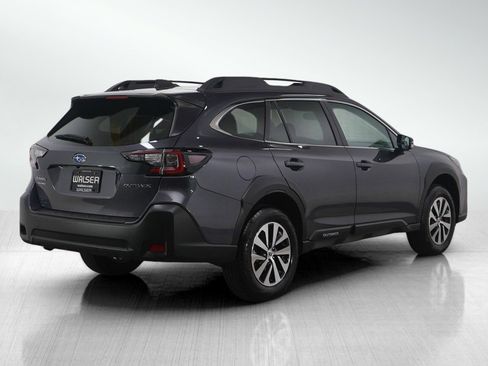 Used 2025 Subaru Outback Premium image 5
