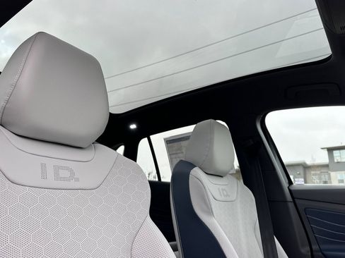 New 2026 Volkswagen ID.4 Pro S Plus image 16
