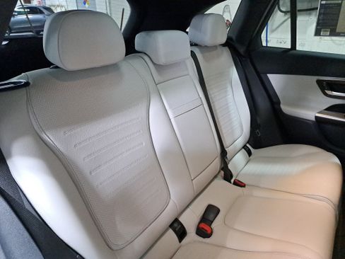 Used 2026 Mercedes-Benz GLC 300 4MATIC image 13