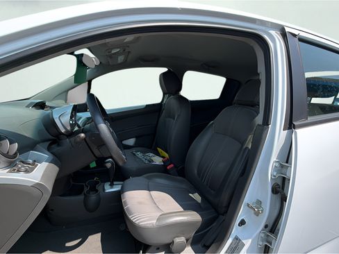 Used 2015 Chevrolet Spark LT FWD image 13
